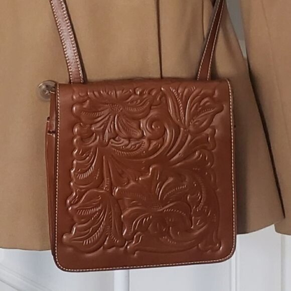 NWT PATRICIA NASH Tooled Leather Adjustable Crossbody Boho Festival Southwestern - Picture 4 of 14